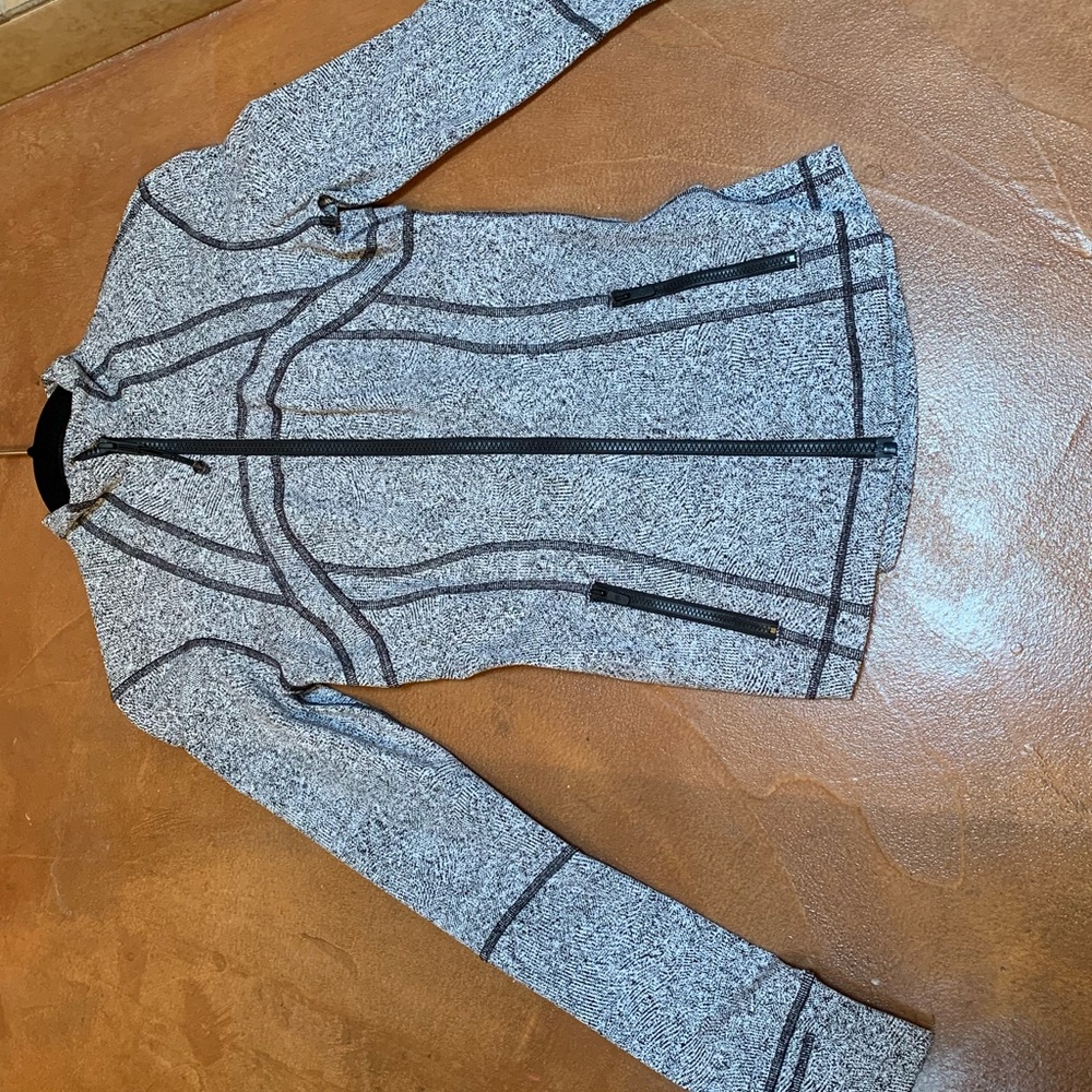Lululemon size 4 define jacket